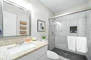 Towels - Modern and Spacious Apartment | AT&T Stadium (Arlington)