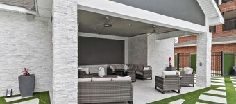 Rammer Jammer Gameday Riverfront Condo Pool & Gym