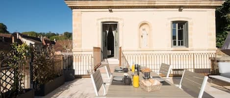 屋外ダイニングエリア