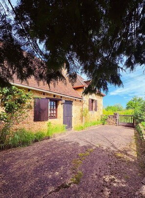 Exterior - Maison de campagne* 2 kms du centre de Sarlat (Sarlat-la-Canéda)
