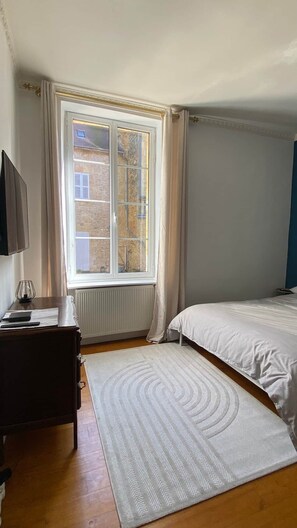 2 slaapkamers, een strijkplank/strijkijzer, wifi