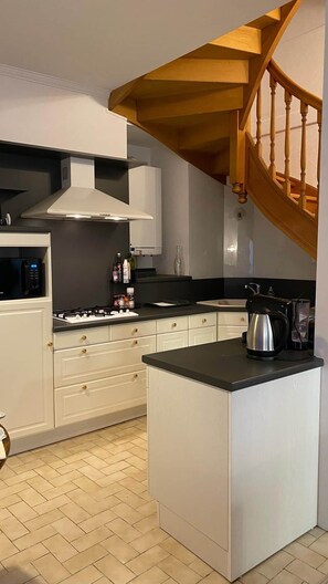 Fridge, microwave, oven, dishwasher - House*Historic center*Sarlat (Sarlat-la-Canéda)