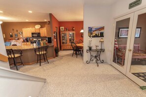 Interior - Spacious 4-bedroom townhome in family friendly Hidden Valley Resort with AC (Somerset)