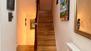 Felles sovesal, 1 soverom, røyk, terrasse | Innvendig