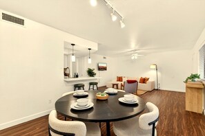 Dining - Desert Sun Casita! Stylish 2BR Mesa Retreat close to Sloan Park & Scottsdale. (Mesa)