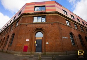 Exterior - Modern 1BR Apartment • Free Parking • City Access (Greater Manchester)