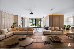 Living area - Modern DTW Studio in the Heart of Miami (Miami)