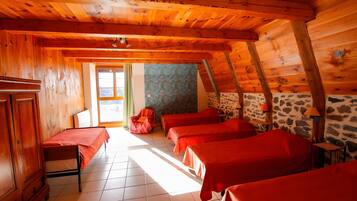 3 Schlafzimmer, Bügeleisen/Bügelbrett, WLAN