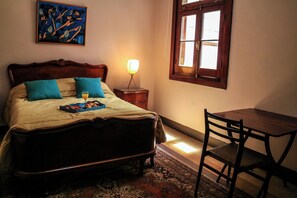4 bedrooms, iron/ironing board, free WiFi, bed sheets - Citadel House. Beautiful Terrace /Views / Grill (Montevideo)