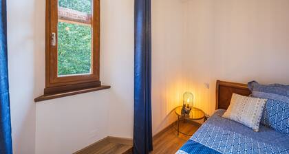 Ségonzac Cottage: Lake View, Private Terrace, Wi-Fi
