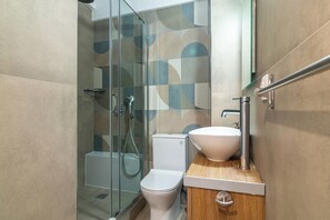 Hair dryer, towels, soap, toilet paper - Modern Studio in Syntagma - Walk to Acropolis (Athina)