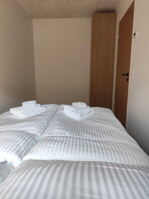 Classic Apartment, 2 Bedrooms, Balcony | Cots/infant beds, free WiFi
