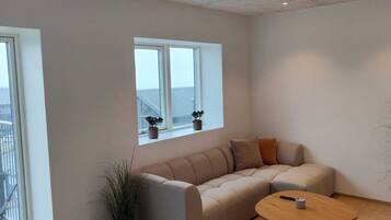 Klassiek appartement, 2 slaapkamers, balkon | Woonruimte