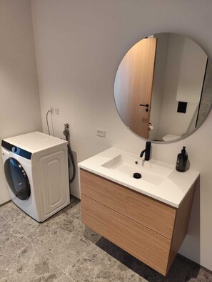 Classic Apartment, 2 Bedrooms, Balcony | Bathroom | Shower, hair dryer, towels, soap
