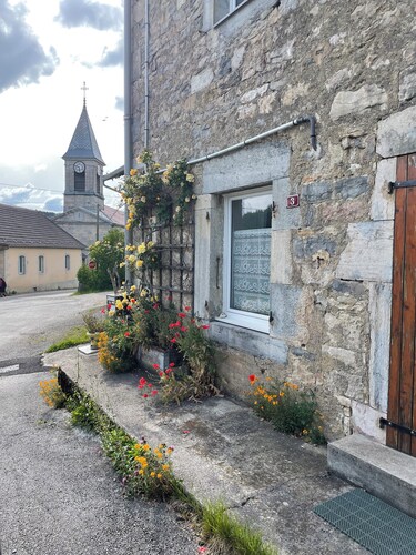 Family cottage in the Jura countryside