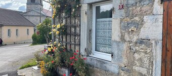Family cottage in the Jura countryside
