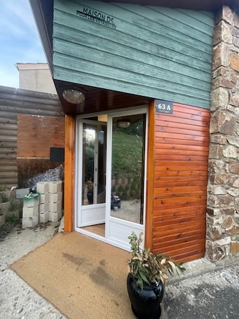 Exterior detail. Apartment 'Maison Donasete'