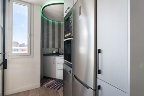 Apartment | Private kitchen - Coxy Apartment in Almaria Near Centre (Torremolinos)