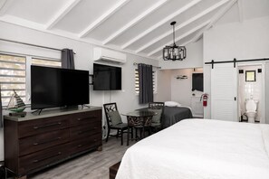 5 bedrooms, iron/ironing board, free WiFi, bed sheets - Bungalow Ocean Front (La Grande Princesse)