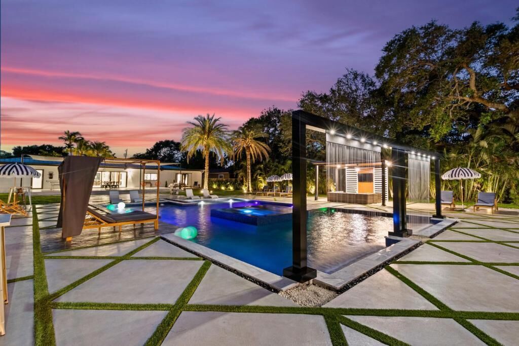 Comfort-huvila | Uima-allas