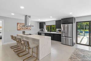 Coffee/tea maker - Epic Treehouse Villa - Pool • Pickleball  (North Miami)