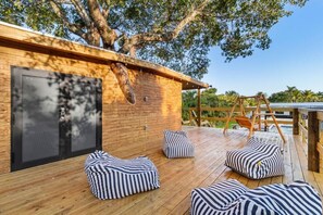 Comfort Villa | Terrace/patio - One & OnlyTreehouse Villa Pool Jacuzzi  (North Miami)