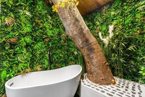 Comfort Villa | Property grounds - One & OnlyTreehouse Villa Pool Jacuzzi  (North Miami)