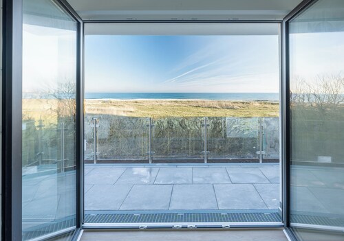 Strandvilla GLOWE - Strandjuwel
Premium Ferienwohnung mit direktem Meerblick.