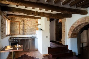 Fridge, microwave, oven, stovetop - Villa Canarecchia by MMega (Vallefoglia)