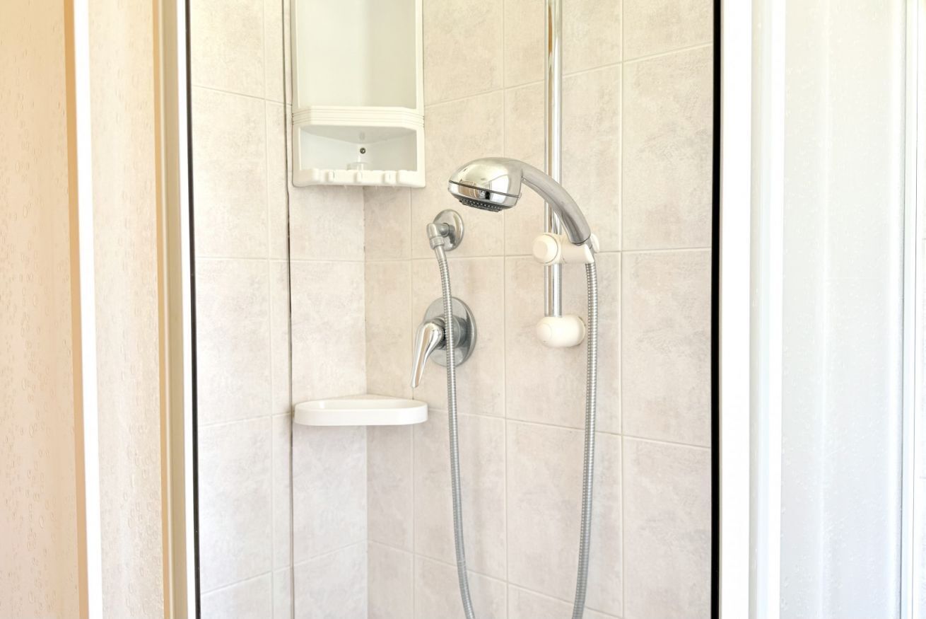 Dusche, Bidet, Handtücher