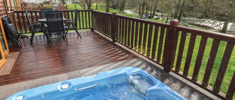 Bain à remous extérieur