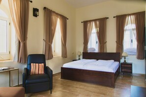 Deluxe Double Room - Christ Church Guest House (Jerusalem)