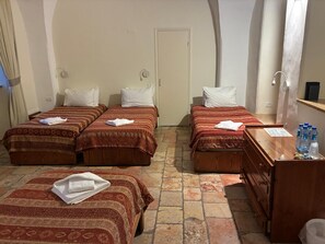 Family Room | Free WiFi - Christ Church Guest House (Jerusalem)