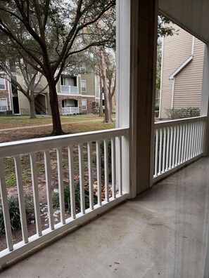 Property grounds - Cozy 1-bedroom apartment in serene Houston with AC and gym access (Houston)