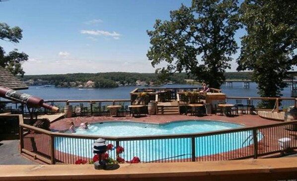 Seasonal outdoor pool - EAGLES NEST MOTEL & LOUNGE (Lake Ozark)