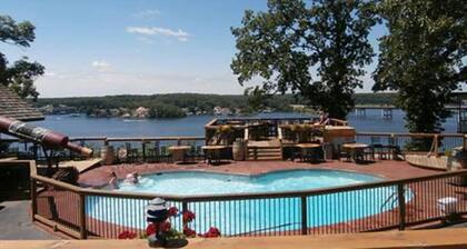 EAGLES NEST MOTEL & LOUNGE