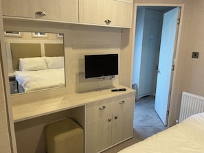 Room - Primrose front row sea view. Dogs stay free. Rockley Park, Poole, Dorset. (Poole)