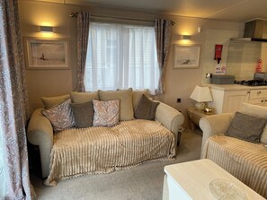 Living area - Primrose front row sea view. Dogs stay free. Rockley Park, Poole, Dorset. (Poole)