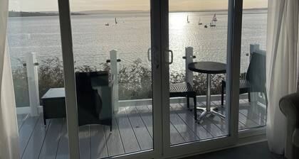 Primrose front row sea view. Dogs stay free. Rockley Park, Poole, Dorset.