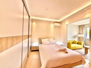 2 bedrooms, Internet, bed sheets - Nice Deluxe, Premium One-Bedroom Apartment (Saint-Denis)