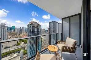 Studio, Balcony, City View | Property grounds - Luxury Studio in DTW Miami (Miami)