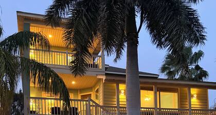 4-bedroom Resort-Style Villa, Private Pool & SPA, Sunset Views & Walk to Beach