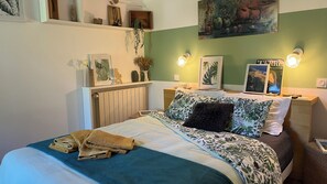 1 bedroom, desk, iron/ironing board, free WiFi