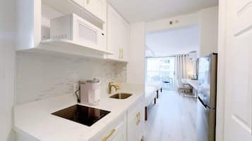 House, Pool Access, Canal View (1 Bedroom) | Private kitchen | Fridge, microwave, stovetop, coffee/tea maker