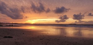 Beach nearby - Holiday Home “Gîte La Guérinette” with Private Terrace, Balcony, and Wi-Fi (Cancale)