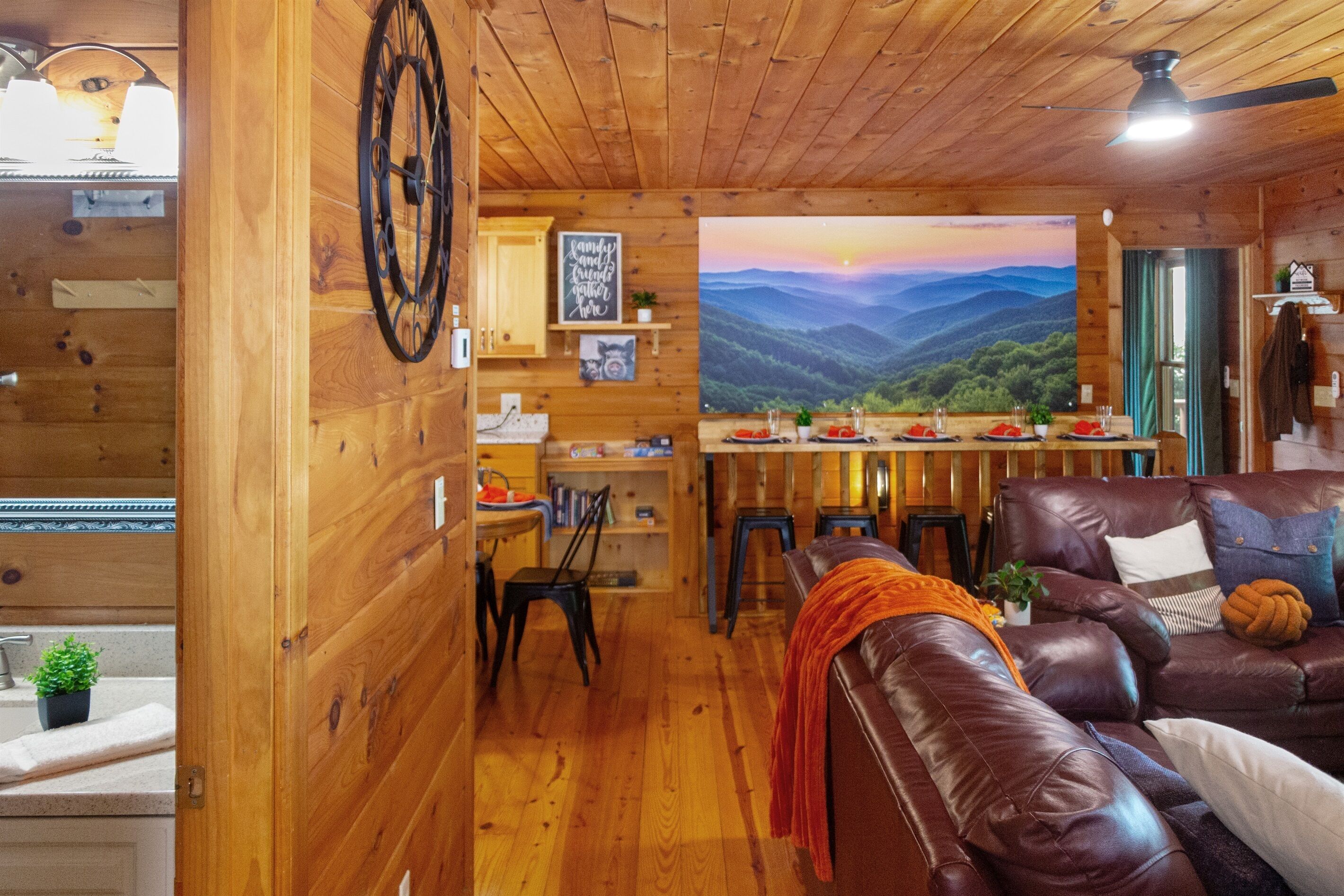 <10 Min To Lake & Dt! Flat Drive! Hot Tub! Games! - Blue Ridge, GA