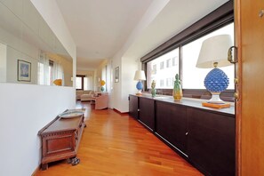Interior - BELVEDERE RESIDENCE- POOL - BALCONY - JACUZZI -AirCond. - Wifi - LUXURY (Roma)