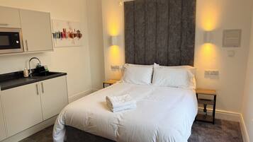 Standard Studio, Non Smoking | Desk, iron/ironing board, free WiFi