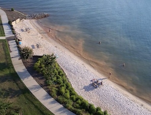 Beach nearby - 2 Suites! Lake Front Resort w/ Pickleball + Pool (Huddleston)