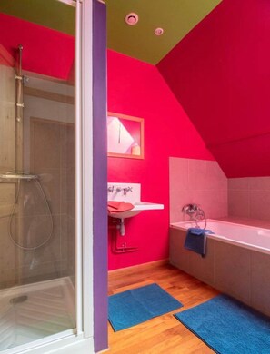 Shower, hair dryer - Spacious, bright house 15 minutes from the Puy de Sancy! Ideal for families (La Tour-d'Auvergne)